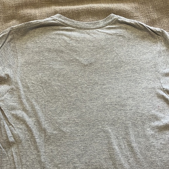 Plain grey shirt size medium - Picture 6 of 6
